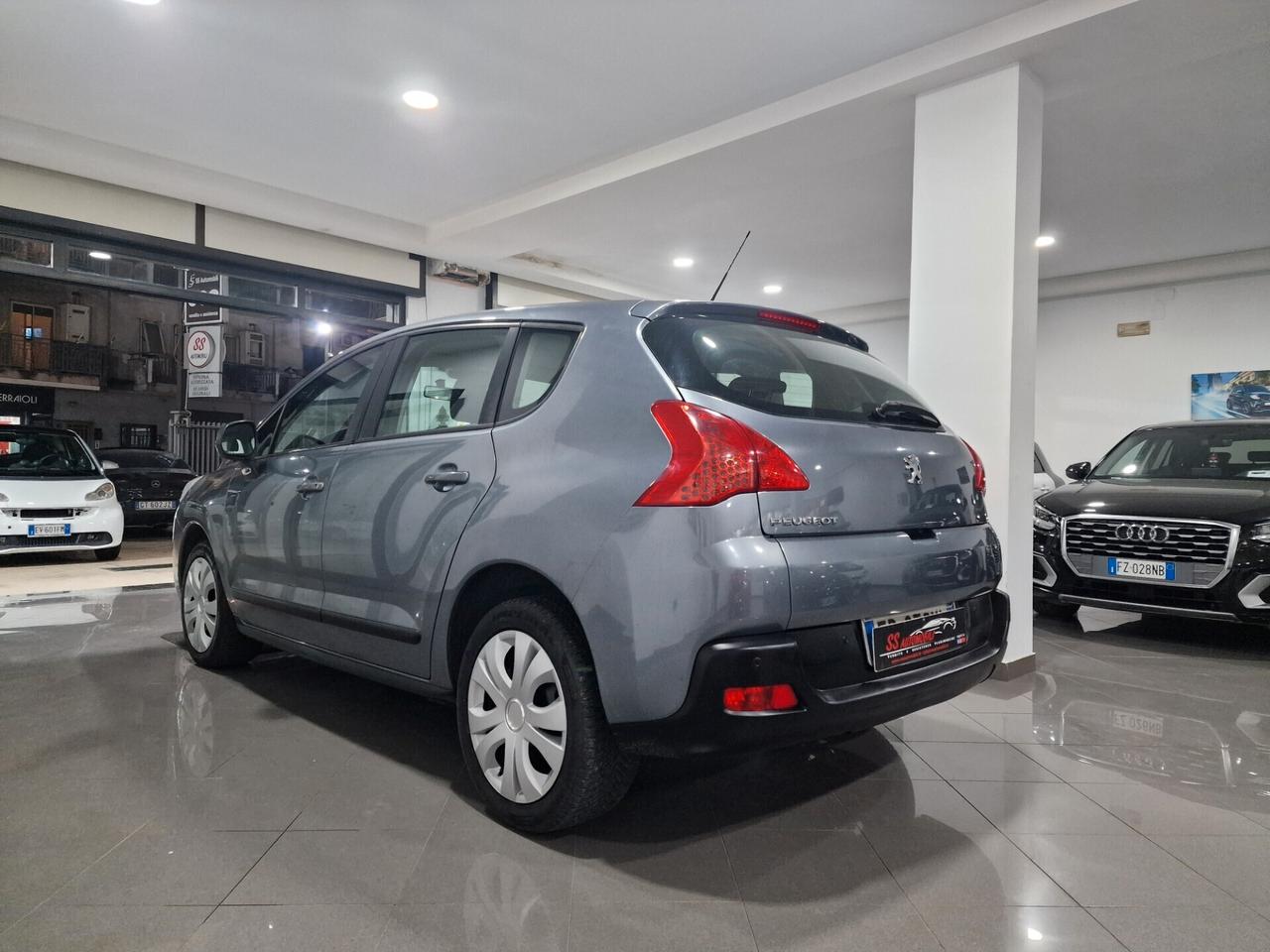 Peugeot 3008 1.6 HDi 115CV Access