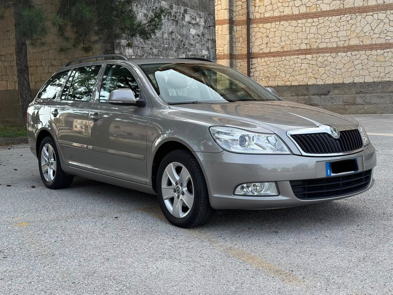 Skoda Octavia 1.6 TDI CR F.AP. DSG Wagon Elegance
