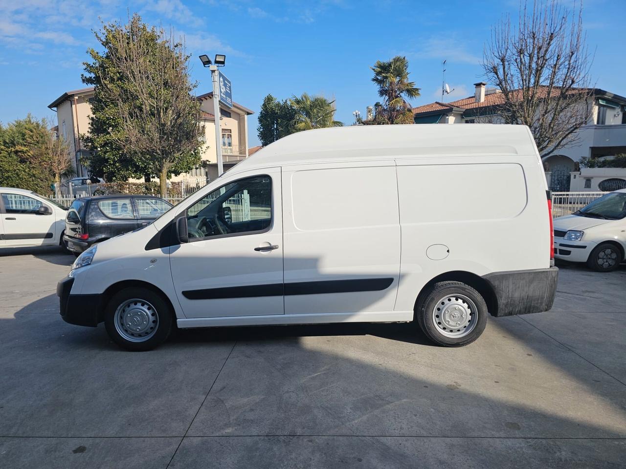 TOYOTA PROACE 2014 FURGONE 2.0D M L2H2 12 LOUNGE