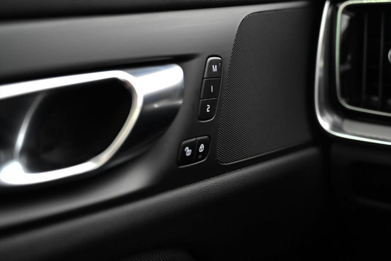 Volvo V60 B4 (d) automatico Plus Bright