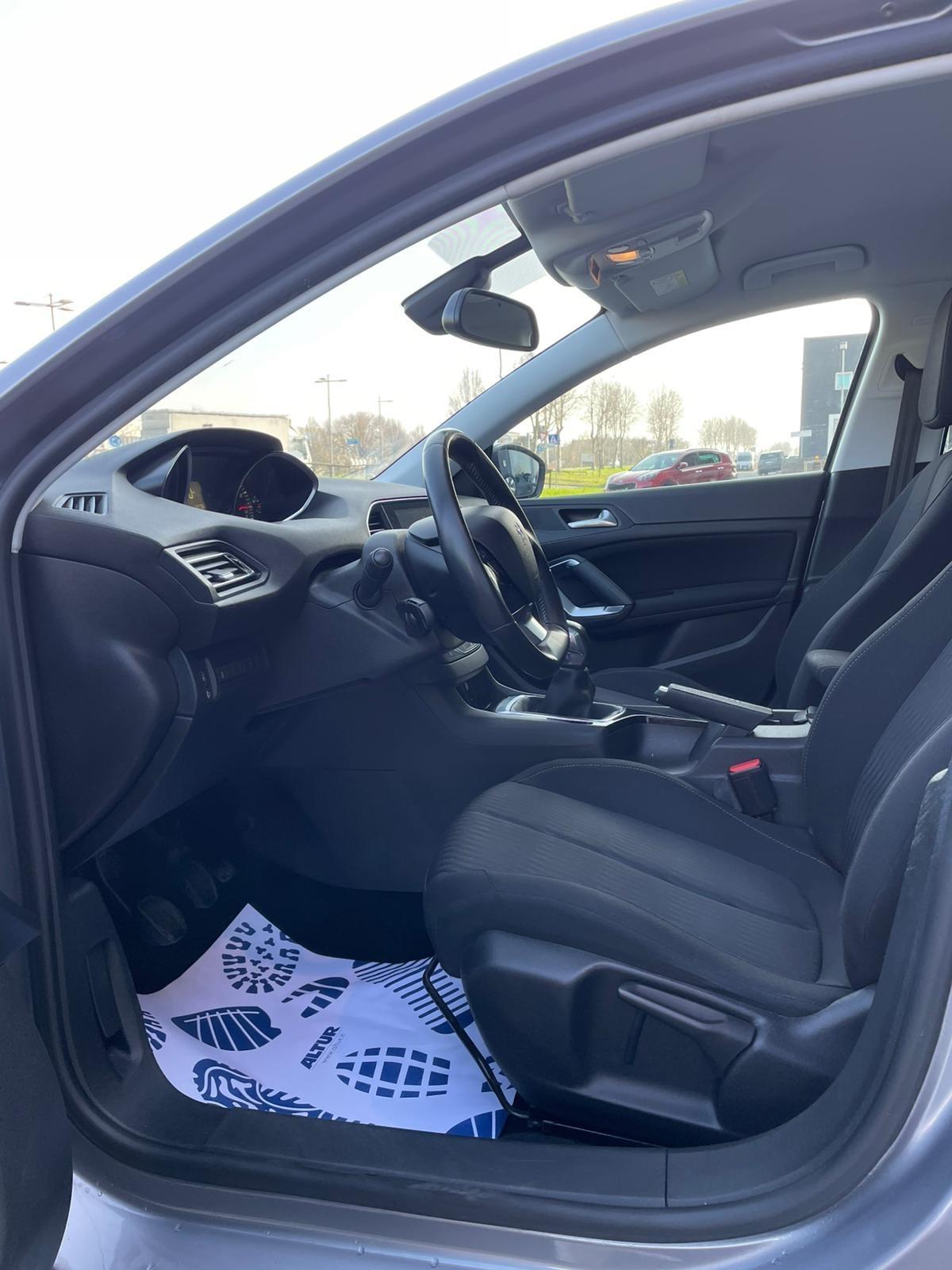 Peugeot 308 1.2 Neopatentati Finanziabile