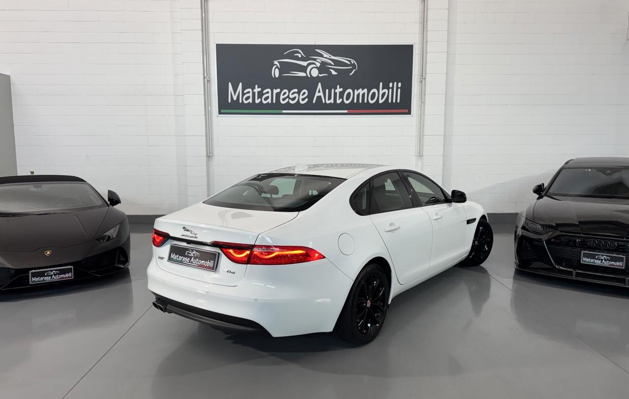 Jaguar XF 2.0cc 180cv Automatica Navigatore Finanziabile