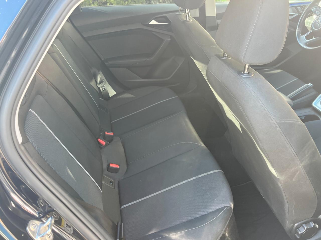 Audi A1 citycarver 30 TFSI Identity Contrast