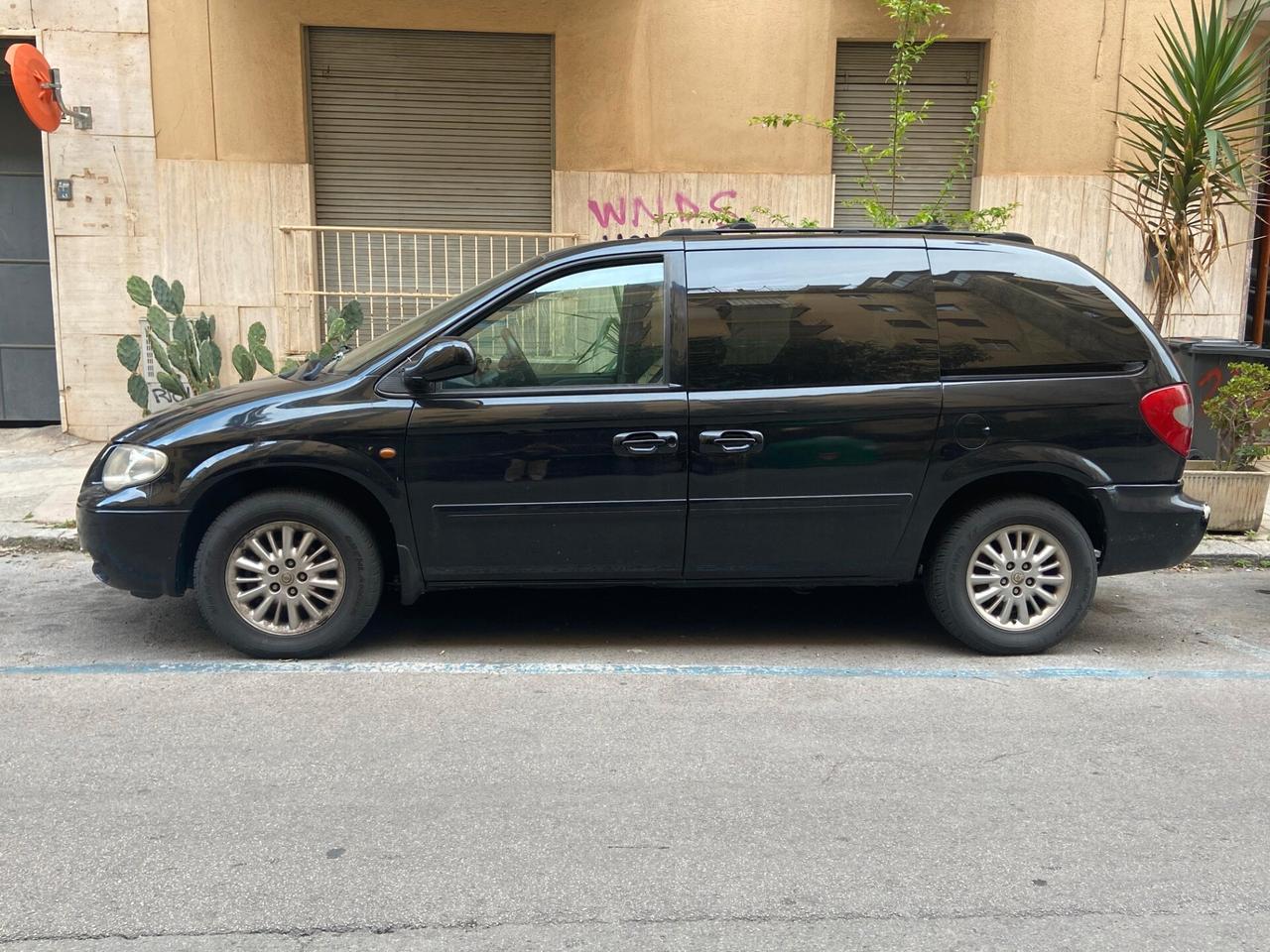 Chrysler Voyager Grand 2.8 CRD cat Limited Auto