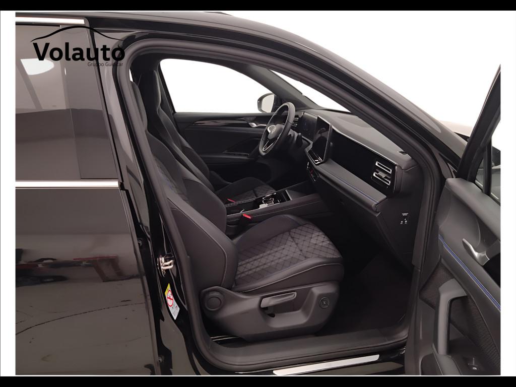 VOLKSWAGEN Tiguan III 2024 - Tiguan 2.0 tdi R-Line 150cv dsg