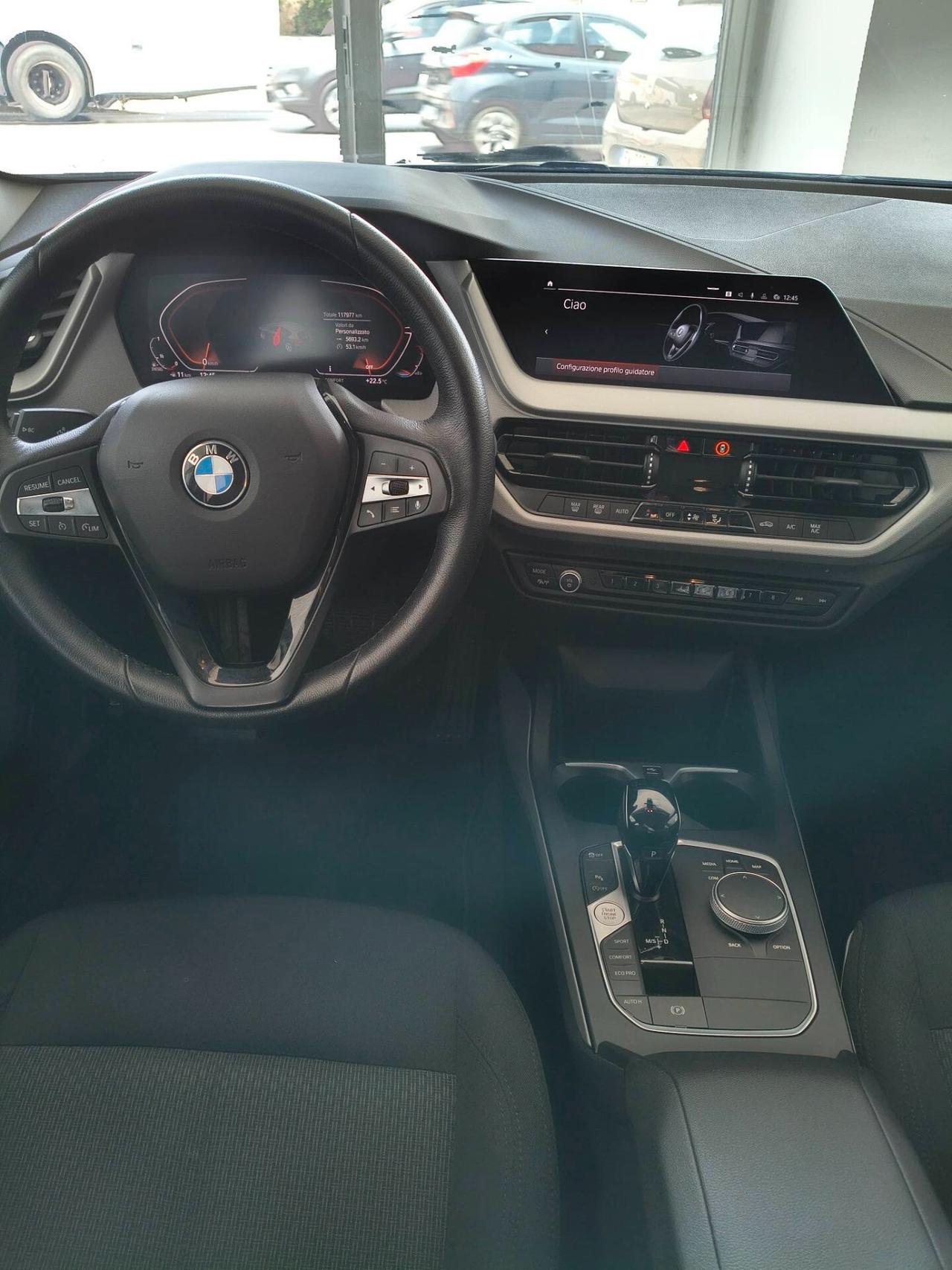 Bmw 116 116d 5p. Business Advantage