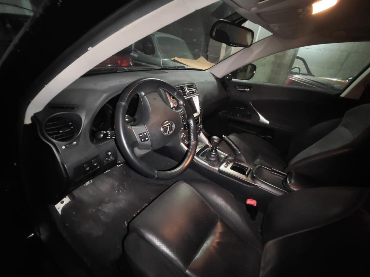 Lexus 220D 2.2 177CV