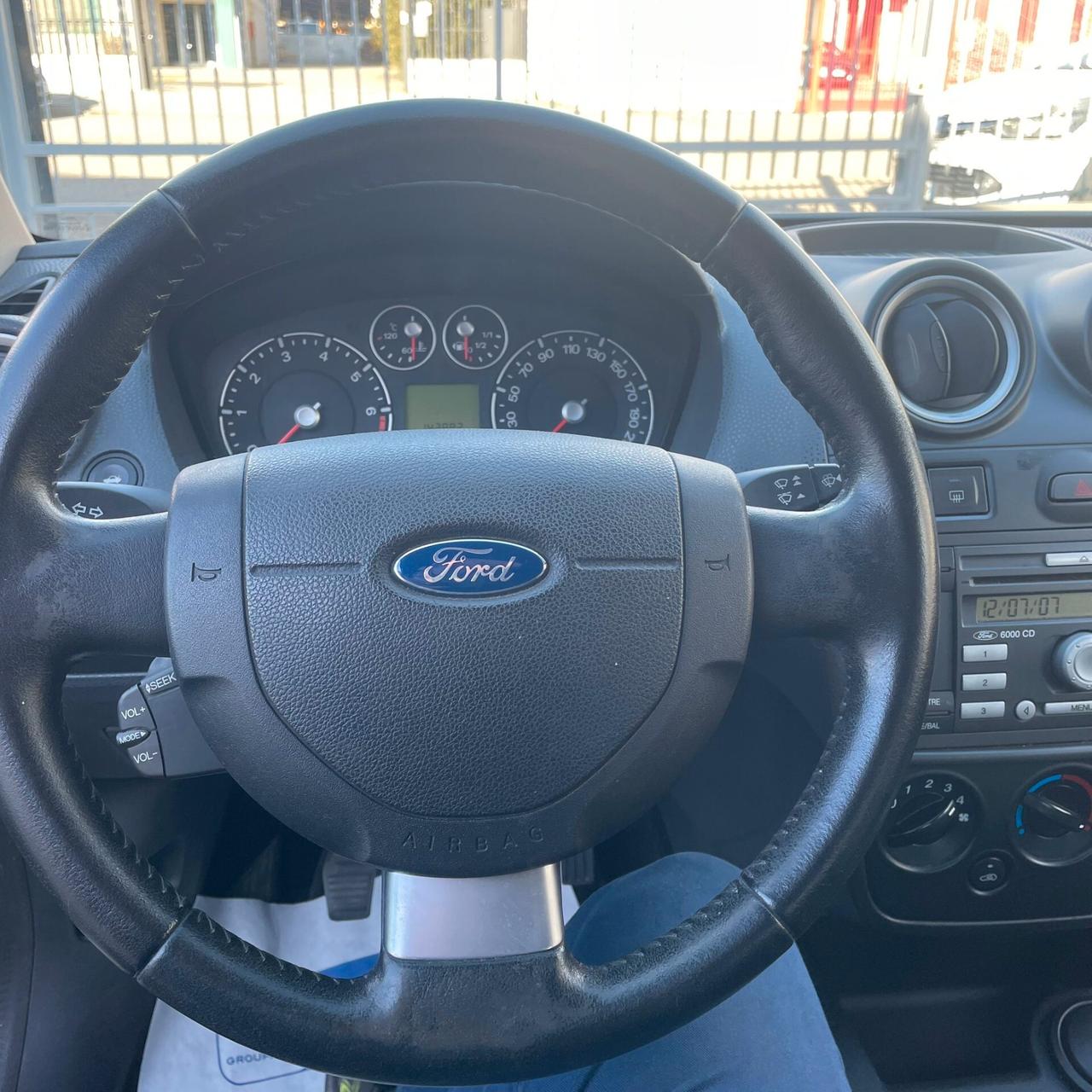 Ford Fiesta 1.2 16V 5p. Ghia