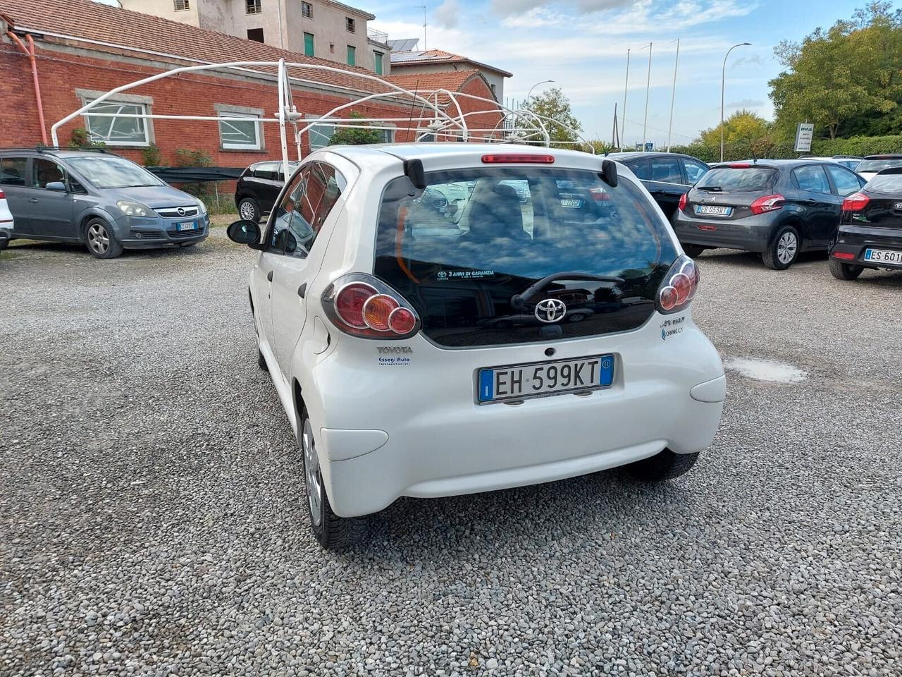 Toyota Aygo 1.0 12V VVT-i 5 porte Connect UNICO PROP