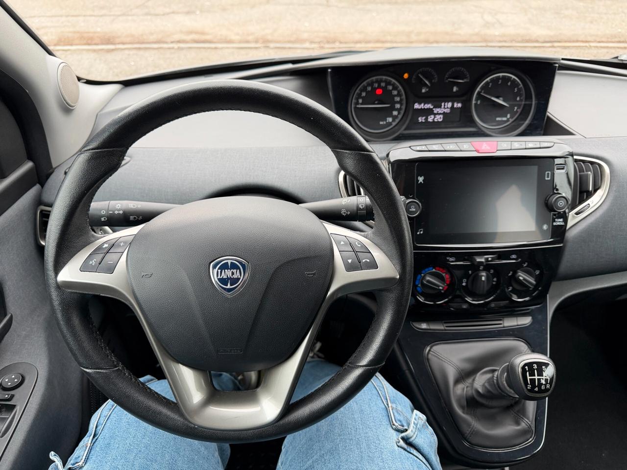 Lancia Ypsilon 1.0 FireFly 5 porte S&S Hybrid Gold Plus