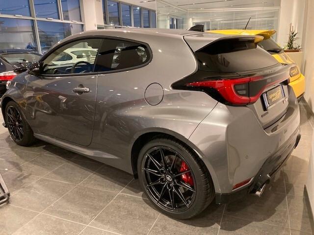 Toyota Yaris Nuova GR Circuit DAT da 280 CV Italiana cambio automatico 8 marce