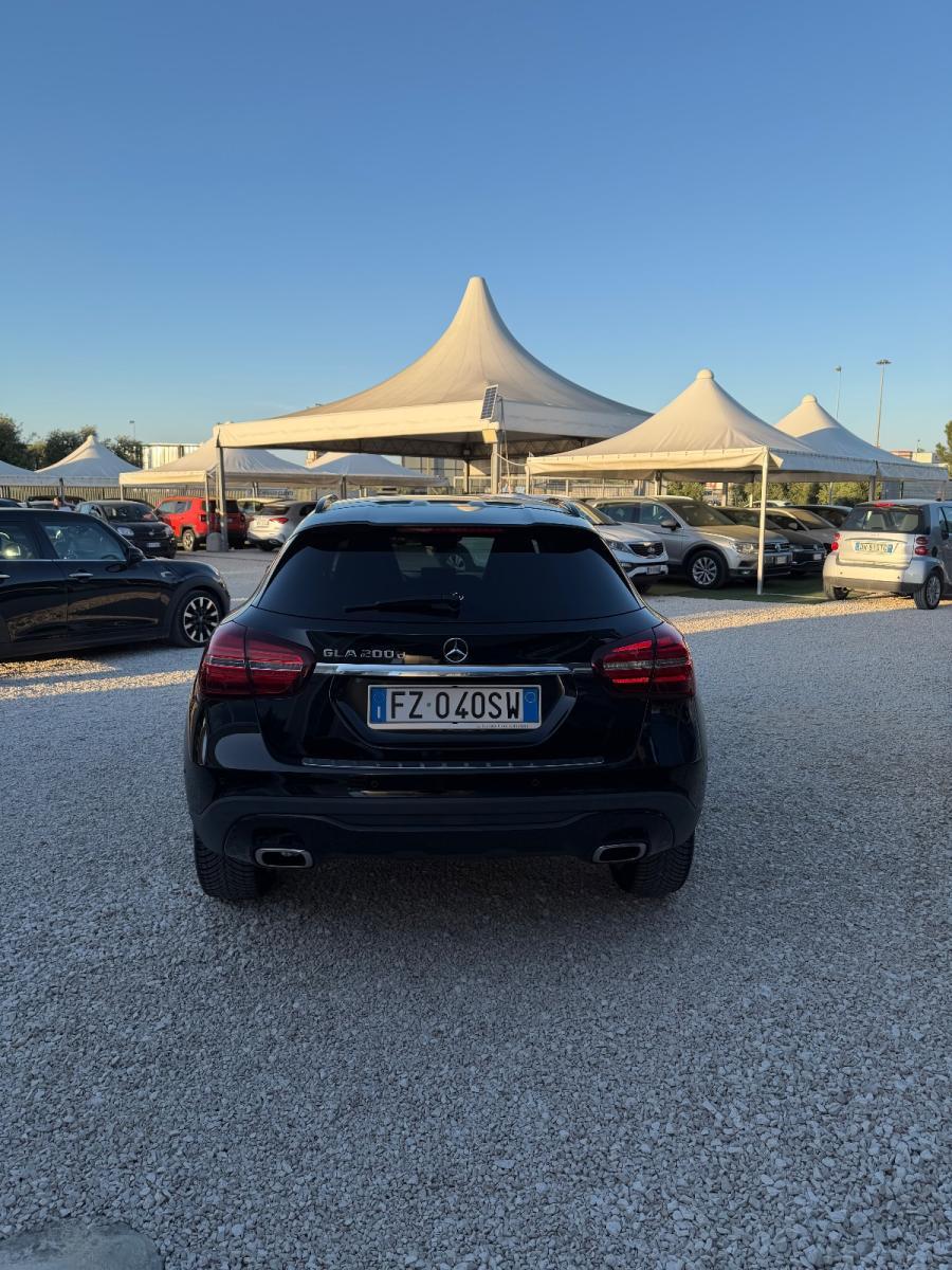 MERCEDES - Classe GLA - GLA 200 d Automatic Premium