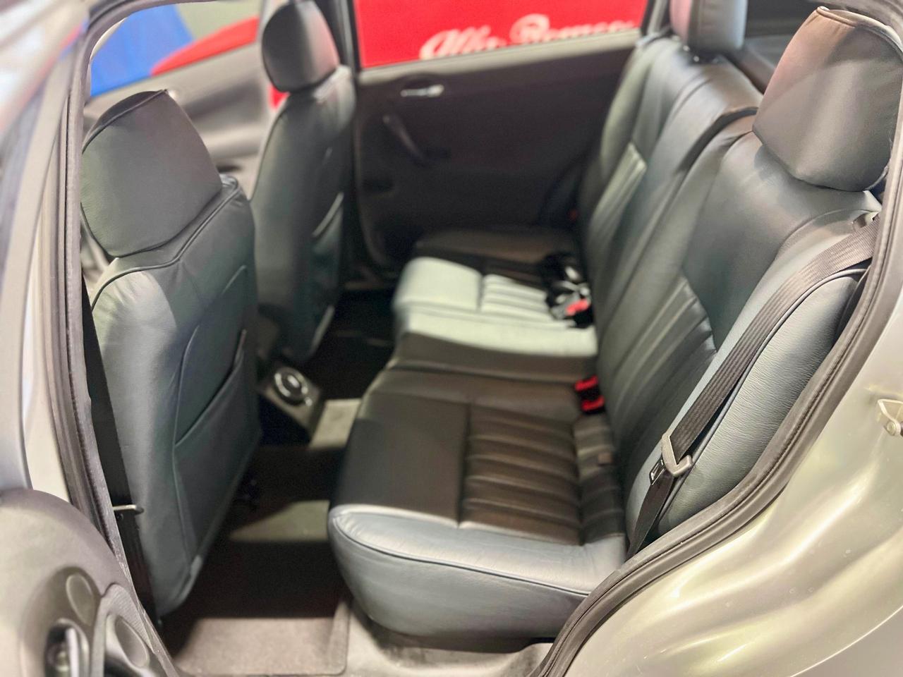 Alfa Romeo 147 1.6 16V Twin Spark Distinctive 5p