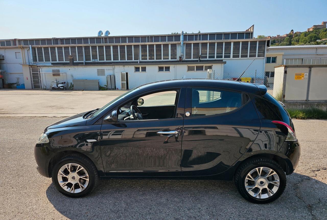 Lancia Ypsilon 0.9 TwinAir Metano Ecochic Gold