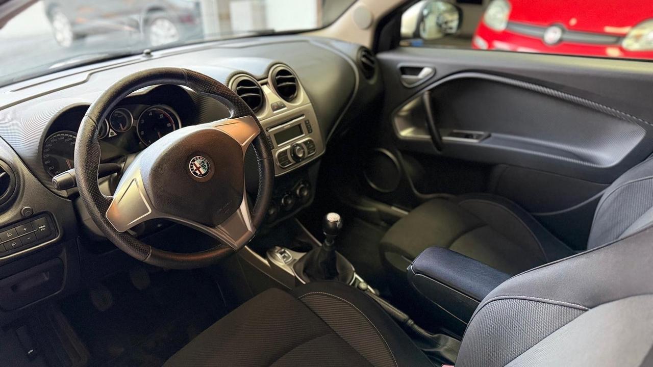 Alfa Romeo MiTo 1.6 JTDm 16V Distinctive Sport Pack