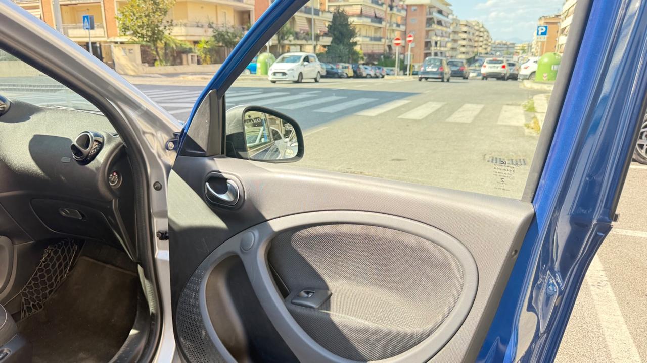 Smart ForFour 70 1.0 Passion LED PDC BLUETOOTH CERCHI 15 BRACCIOLO SEDILI RISCALDATI