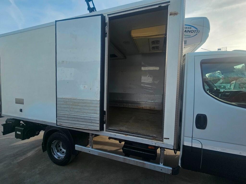 IVECO DAILY 72-150 FRIGO CON PEDANA-2018