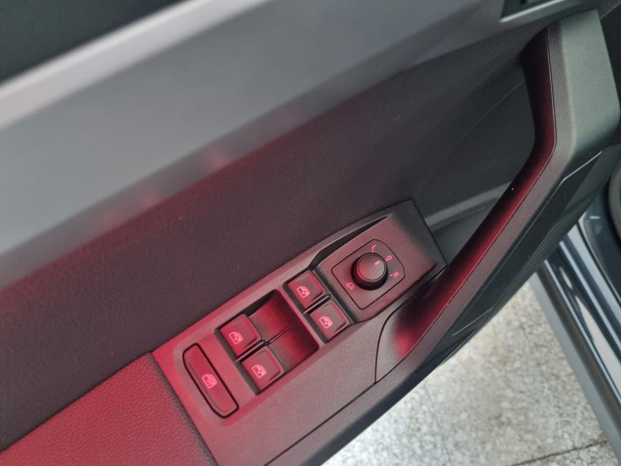 Seat Arona 1.0 TGI FR TELECAMERA, NAVI, TAGLIANDI SEAT