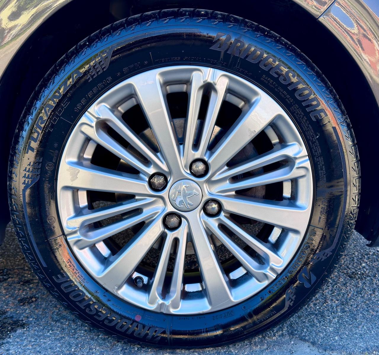 Peugeot 208 BlueHDi 75 5 porte Allure