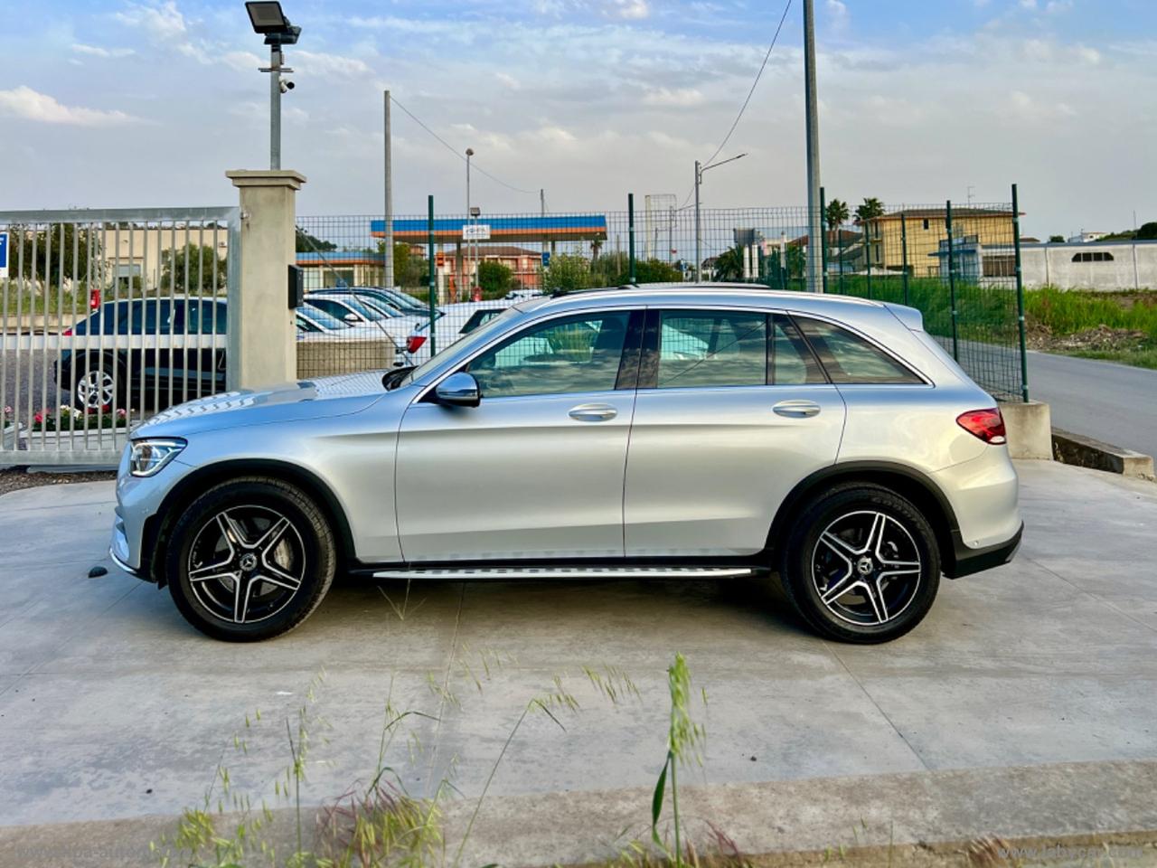 MERCEDES-BENZ GLC 4Matic AMG Premium TETTO LED NAVI PELLE CERCHI 19