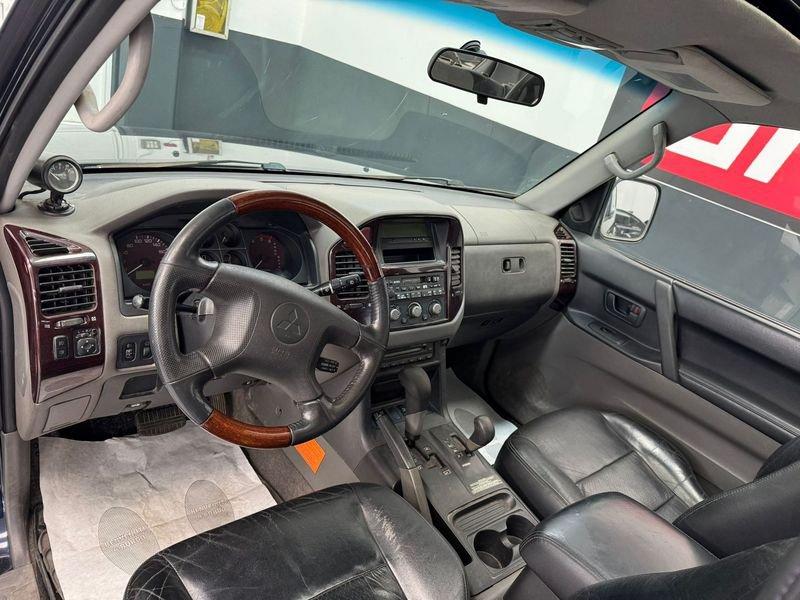Mitsubishi Pajero Pajero 3.2 16V DI-D 3p. GLX Autocarro