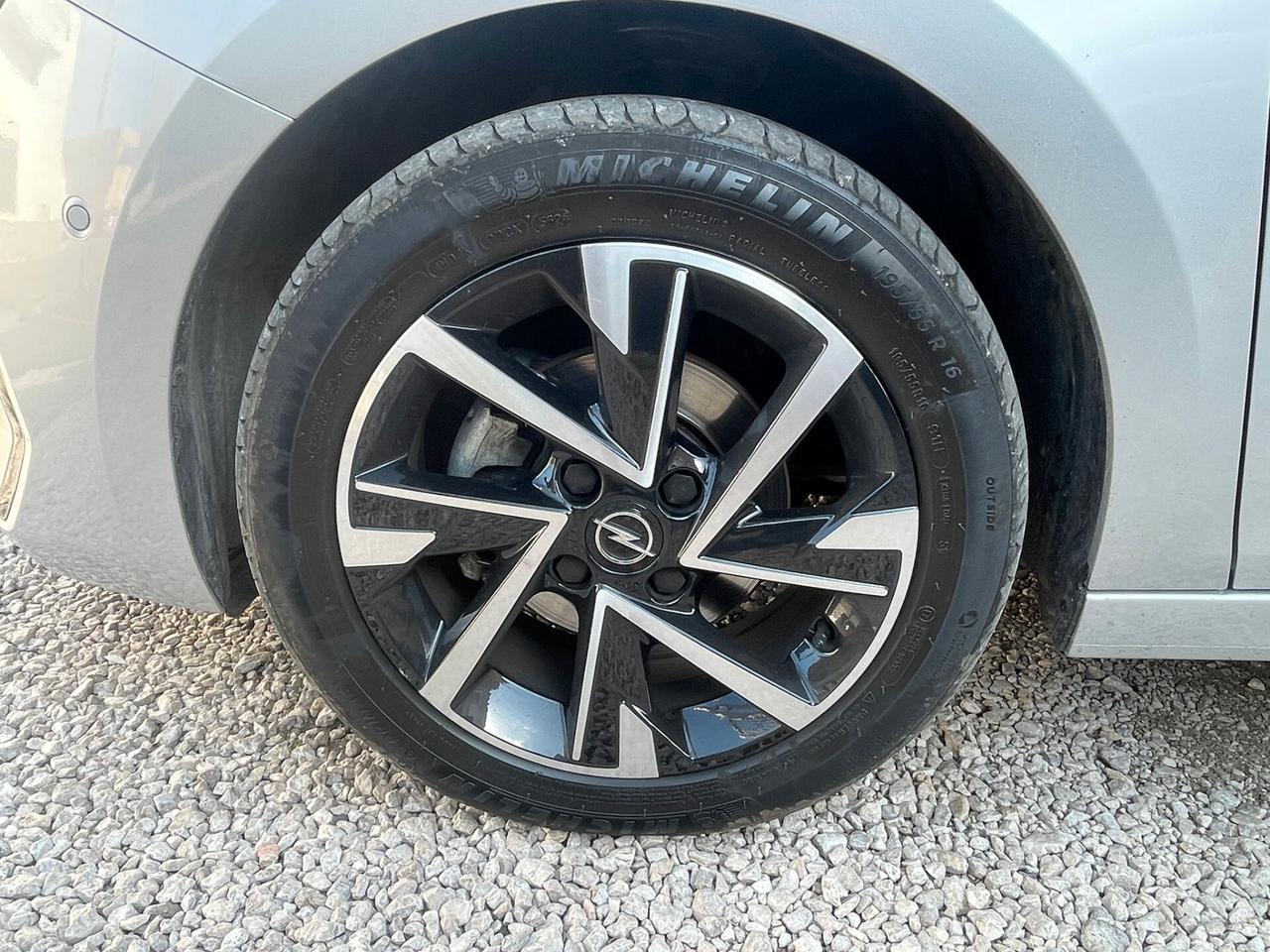 Opel Corsa 1.2 GS LINE