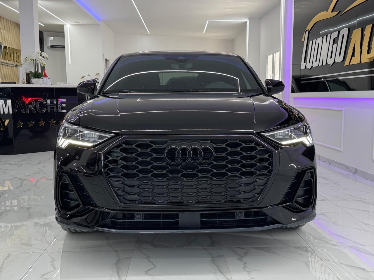 Audi Q3 2.0 TDI S-Tronic S-Line Identity Black