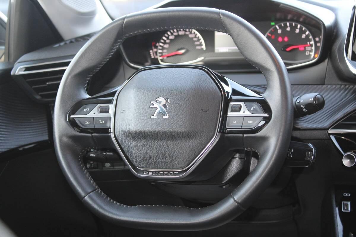 Peugeot 208 1.2 puretech Active Pack s&s 75cv Con NAVIGATORE