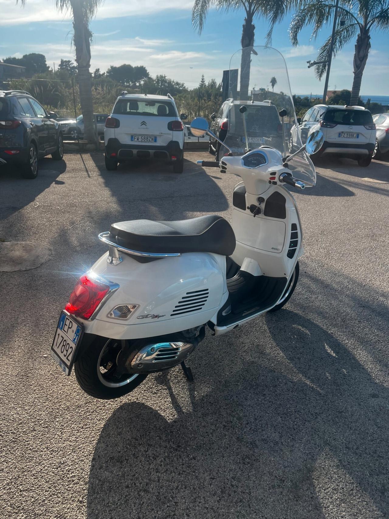 Piaggio Vespa 300 GTS 300 GTS SUPER