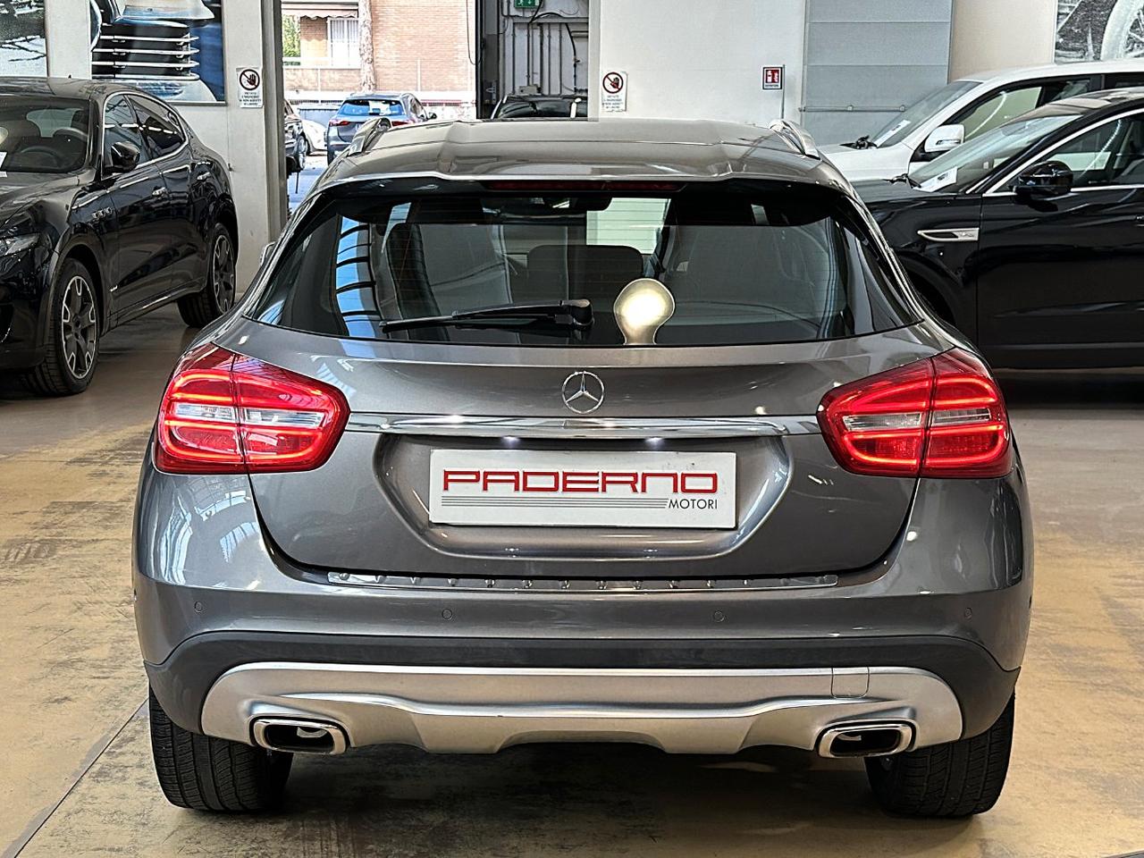 Mercedes GLA 200 Sport - Xeno - 18" - Navi - Sensori park