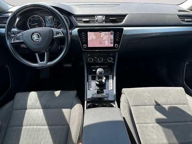 SKODA Superb 2.0 TDI 150 CV SCR DSG Wagon Executive