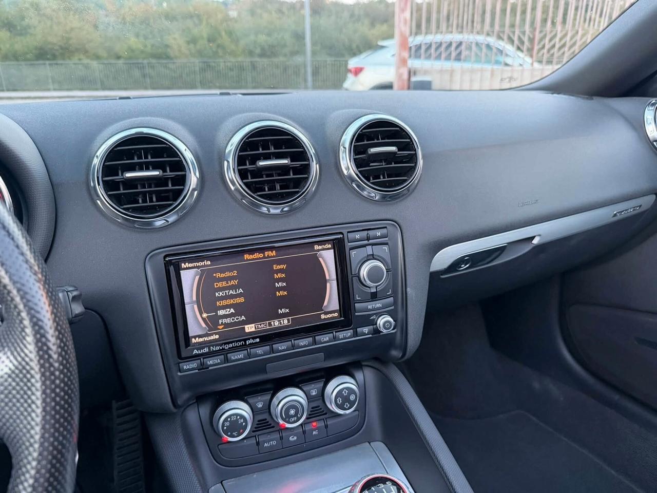Audi TT -CABRIO- 2.0 Tdi QUATTRO - S LINE