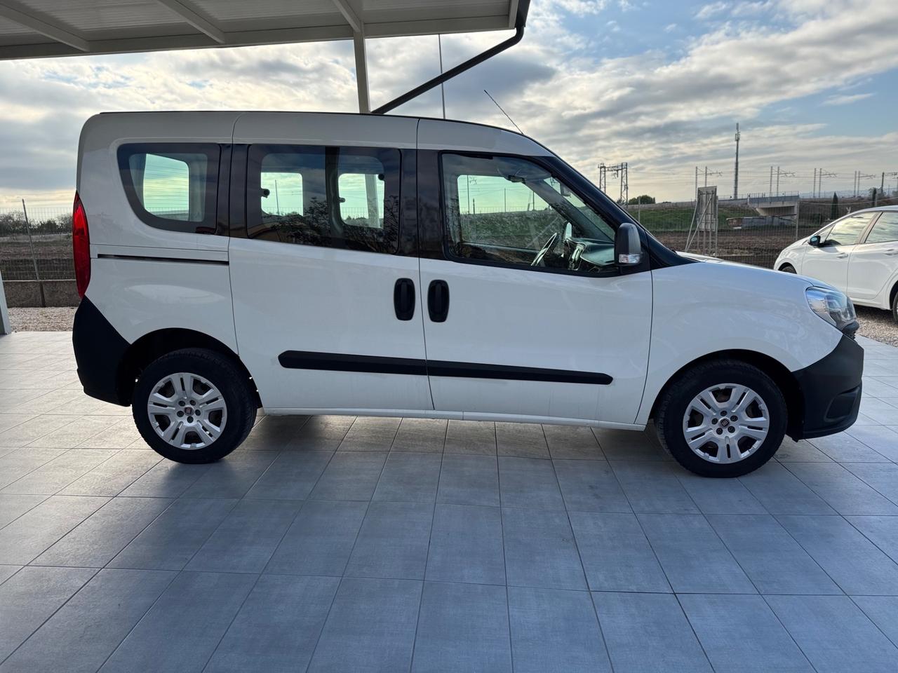 Fiat Doblo 1.3 MJT 5 POSTI AUTOCARRO