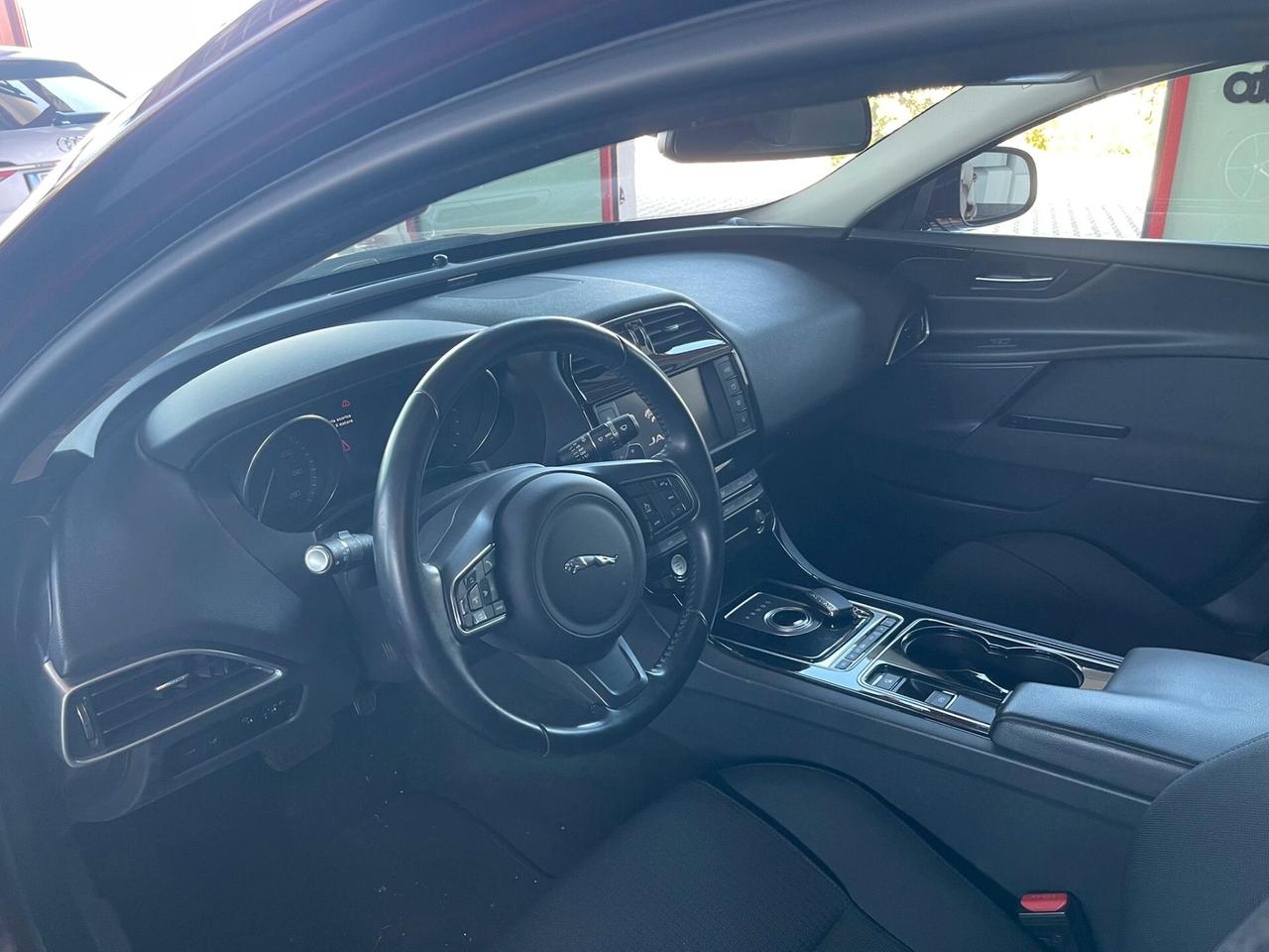 Jaguar XE 2.0 Turbo aut. Prestige