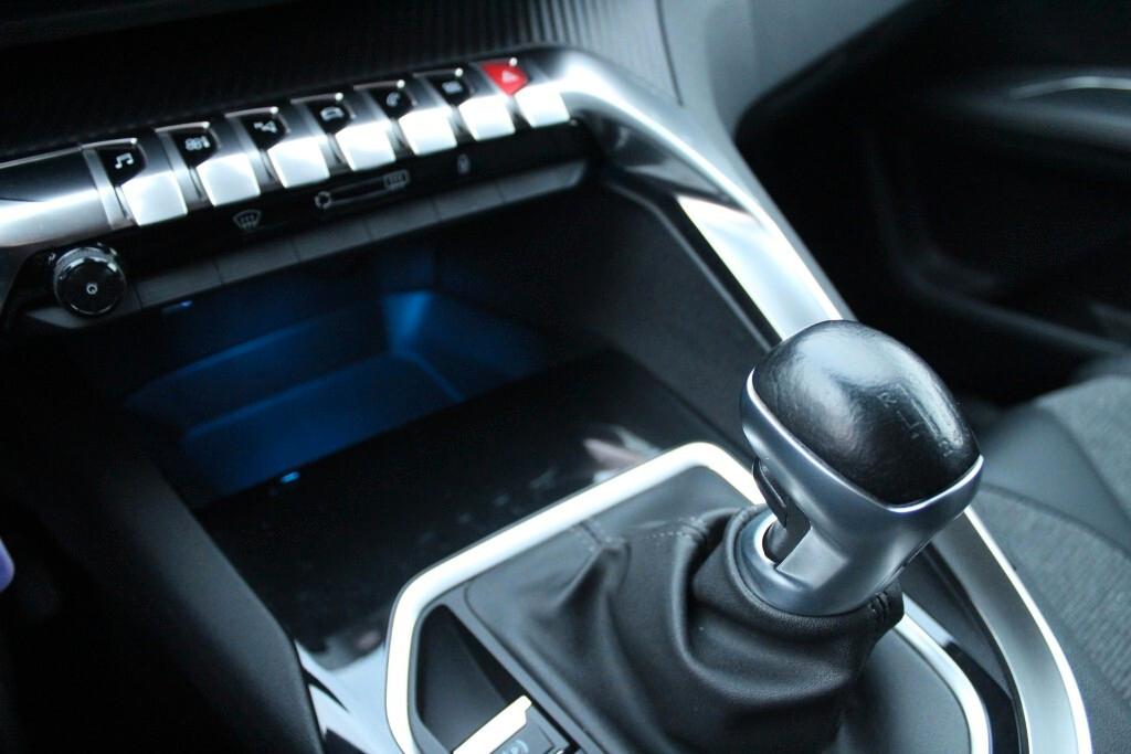 Peugeot 3008 BlueHDi 150cv *Camera *Pelle