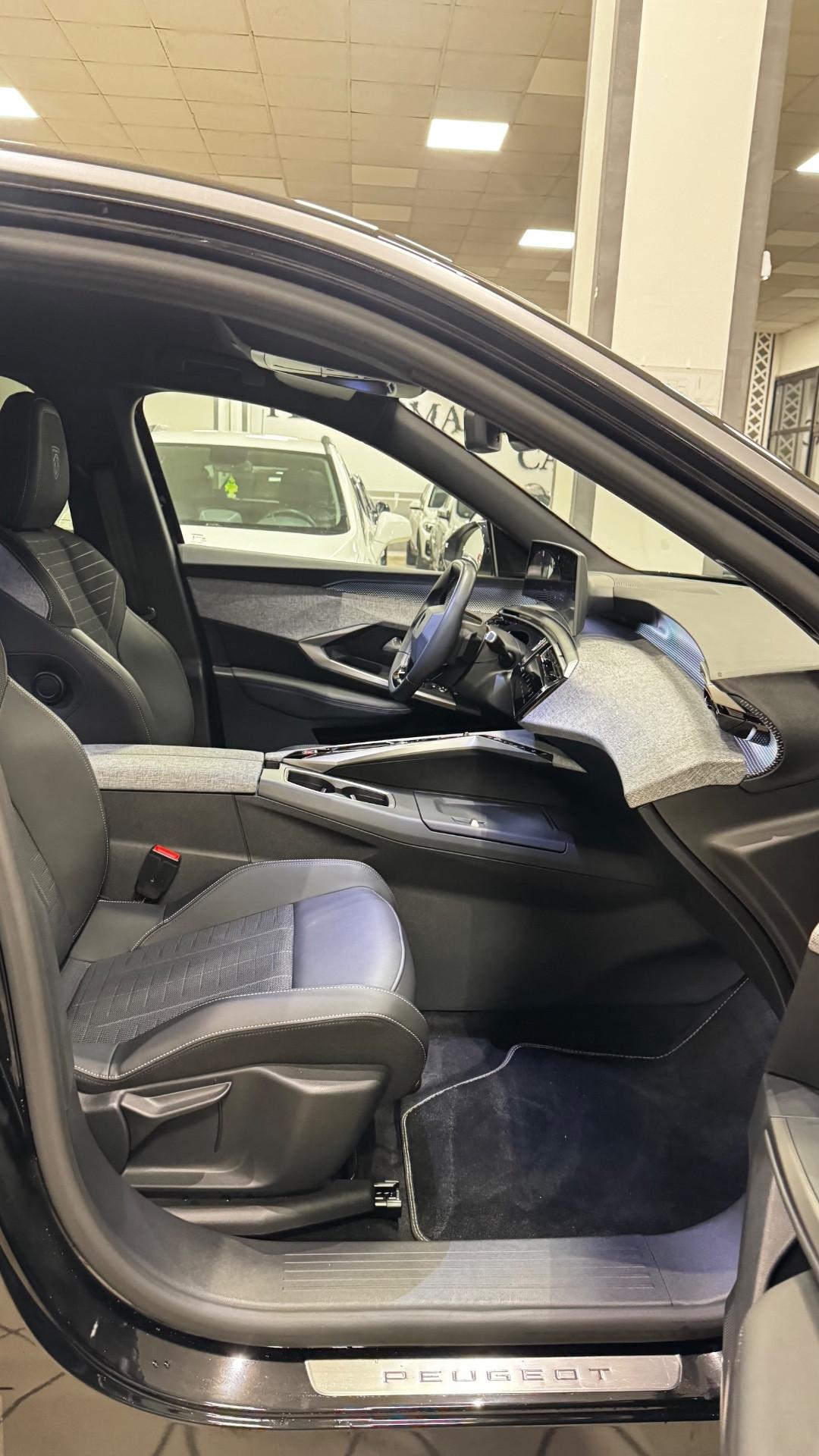 Peugeot 3008 Hybrid 136 e-DCS6 Allure