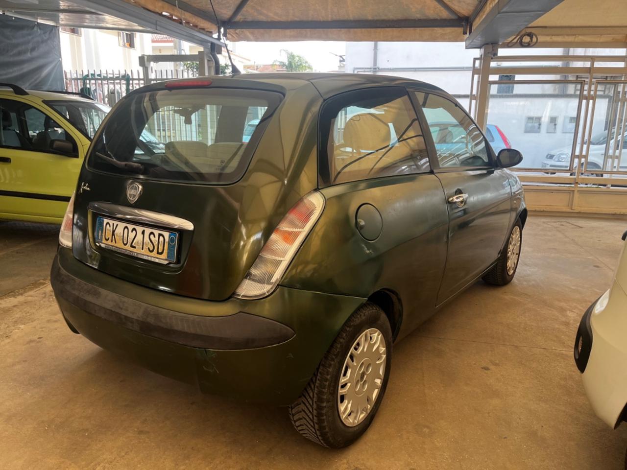 Lancia Ypsilon 1.2 16V Platino