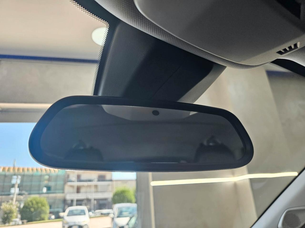 NUOVA PEUGEOT 2008 ALLURE PACK BICOLOR EDITION 1.5 BLUEHDI 131CV EAT8 F1