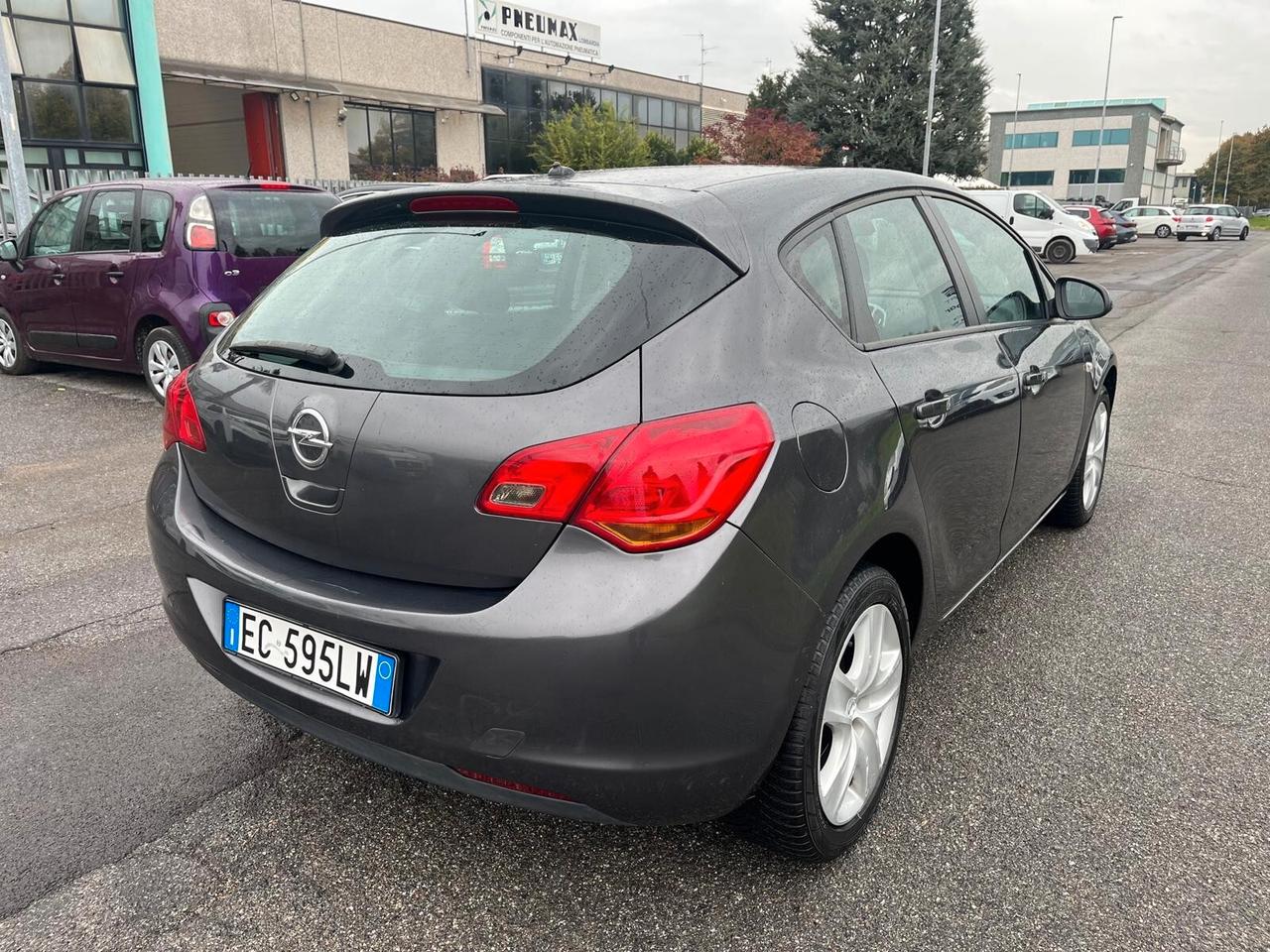 Opel Astra 1.4 turbo 100cv