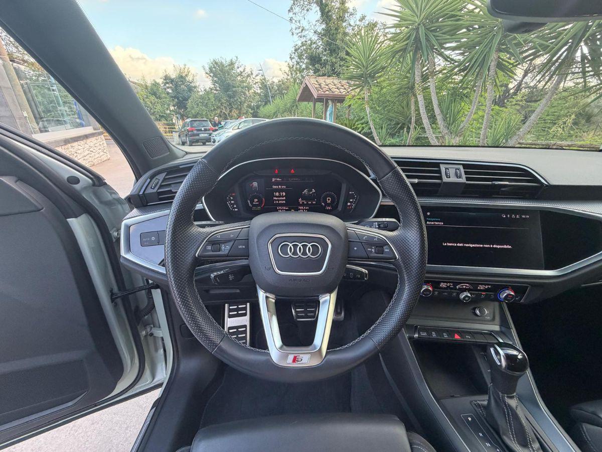 AUDI - Q3 - 35 TDI S tronic S line edition