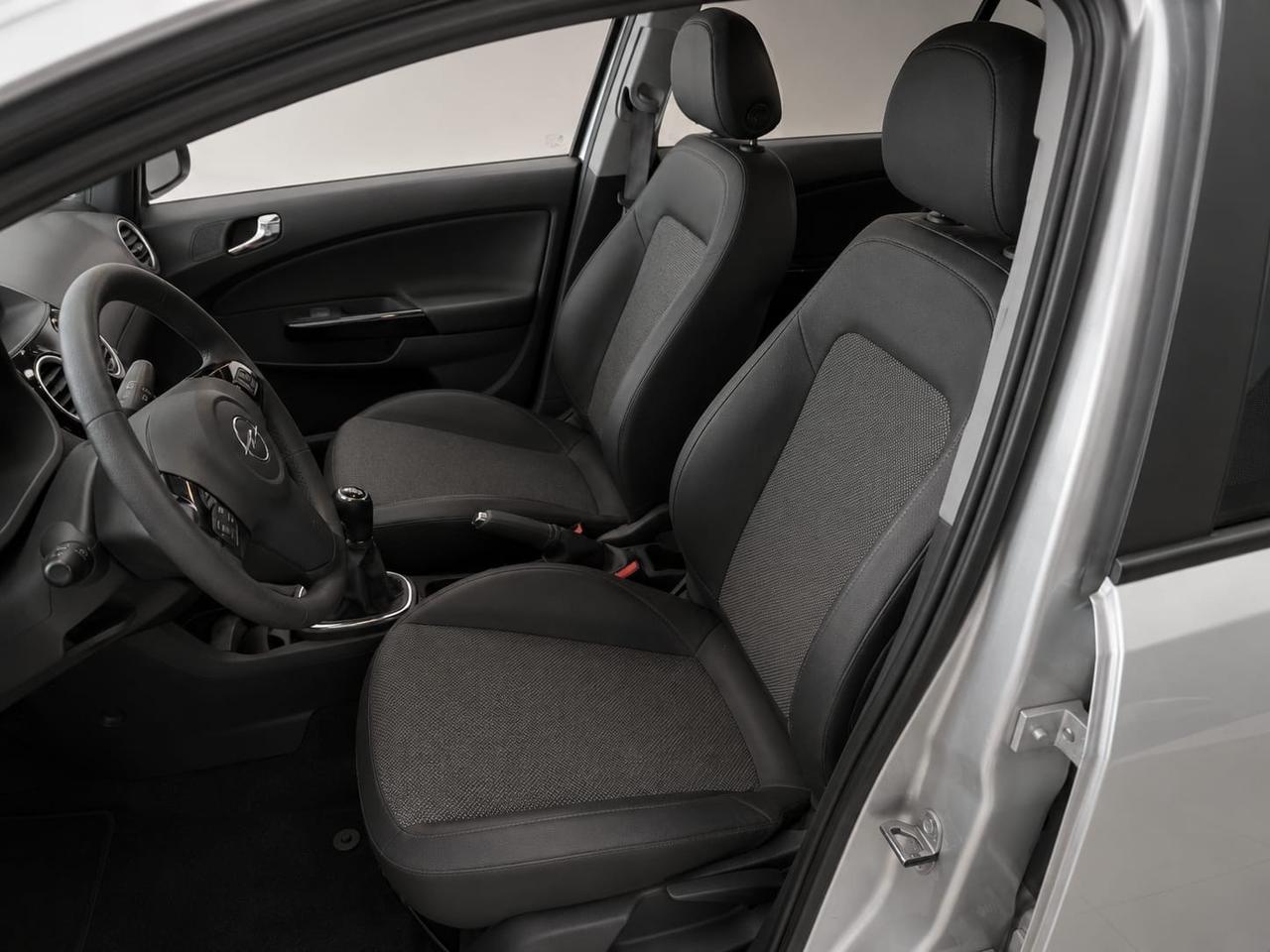 Opel Corsa 1.2 5 porte Cosmo