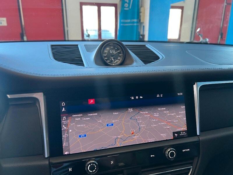 PORSCHE Macan 2.0 T