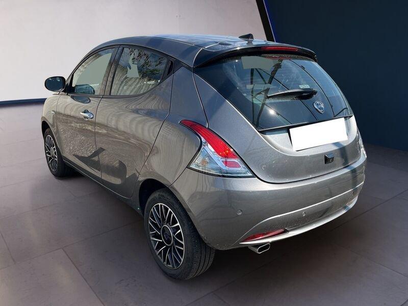 Lancia Ypsilon NUOVA My24 402 Platino 1.0