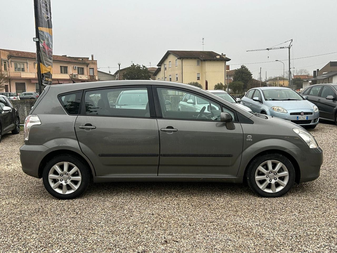 Toyota Corolla 2.0 16V D-4D 5 porte Sol