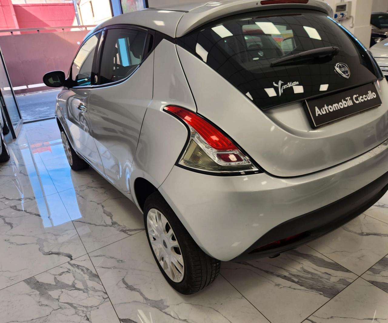 Lancia Ypsilon BENZ/METANO 85CV