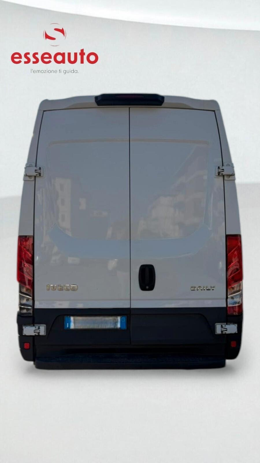 Iveco Daily 33S11 2.3 HPT PC Cabinato