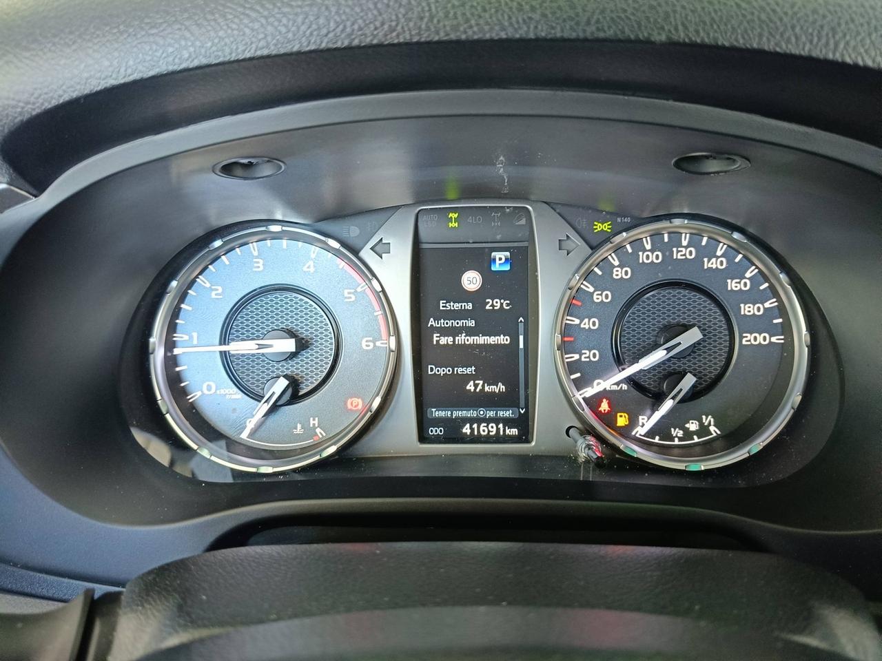 TOYOTA Hilux IV 2021 - Hilux 2.8 d double cab Executive 4wd auto