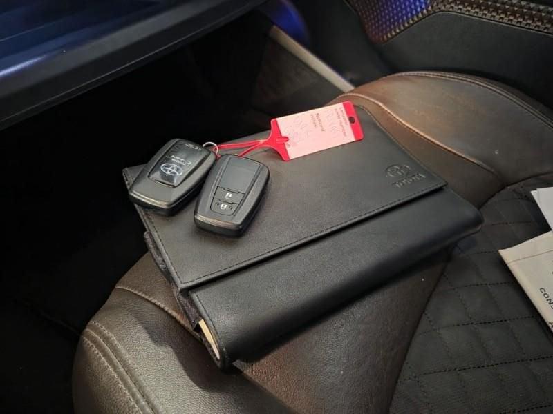 Toyota C-HR (2016-2023) 1.8 Hybrid E-CVT Lounge