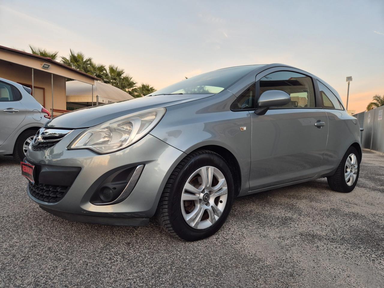 Opel CORSA 1.2 85CV 3 porte GPL RESTAYLING 2012