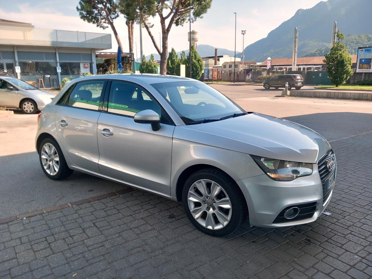 Audi A1 1.6 TDI S tronic SPB SLINE